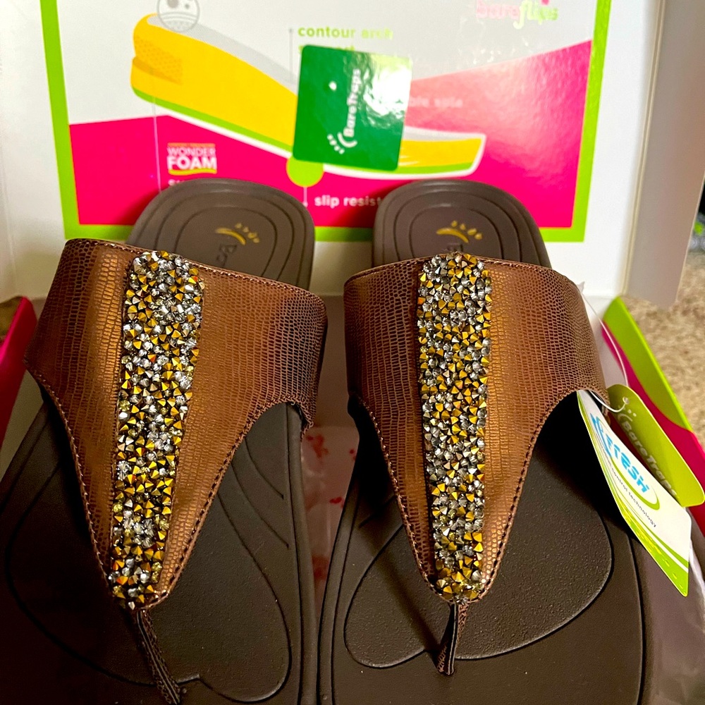 Bear traps Wonder Foam sandals